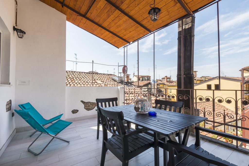 Attico Del Duomo Apartment โมดินา ภายนอก รูปภาพ