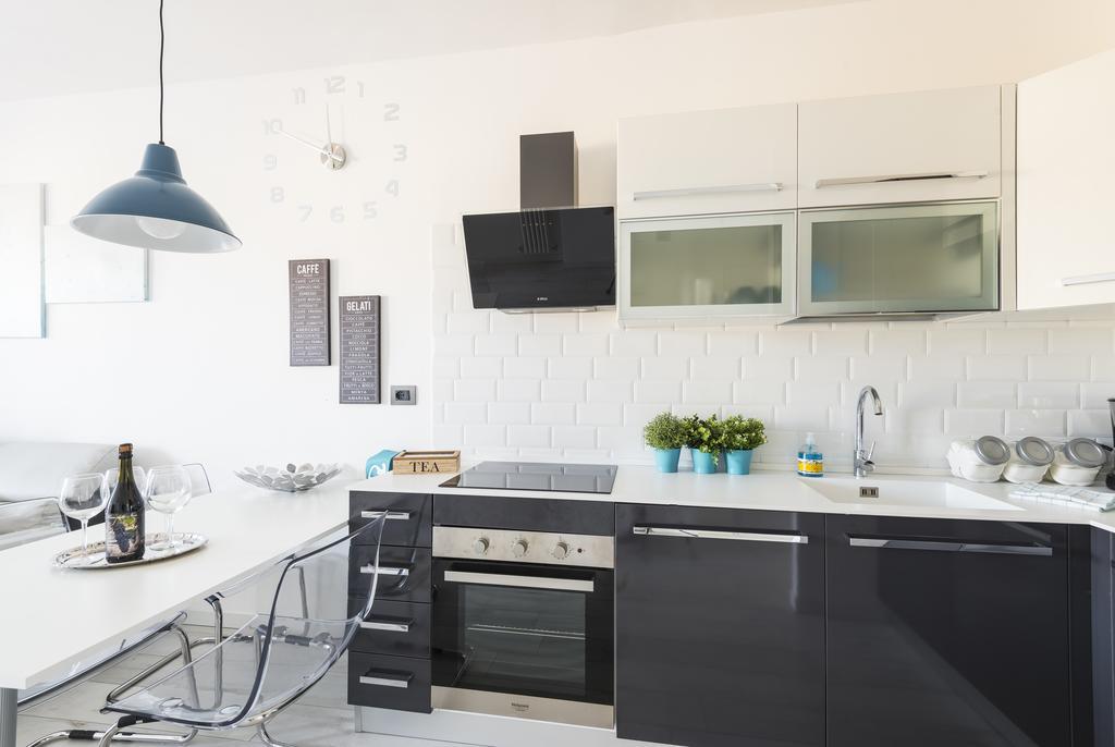 Attico Del Duomo Apartment โมดินา ภายนอก รูปภาพ