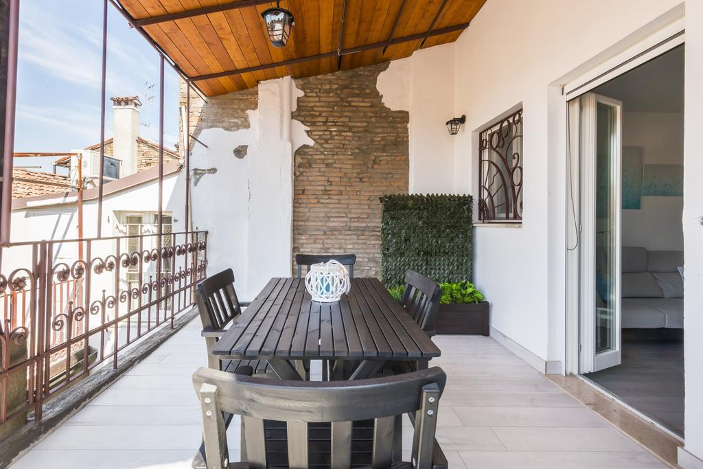 Attico Del Duomo Apartment โมดินา ภายนอก รูปภาพ