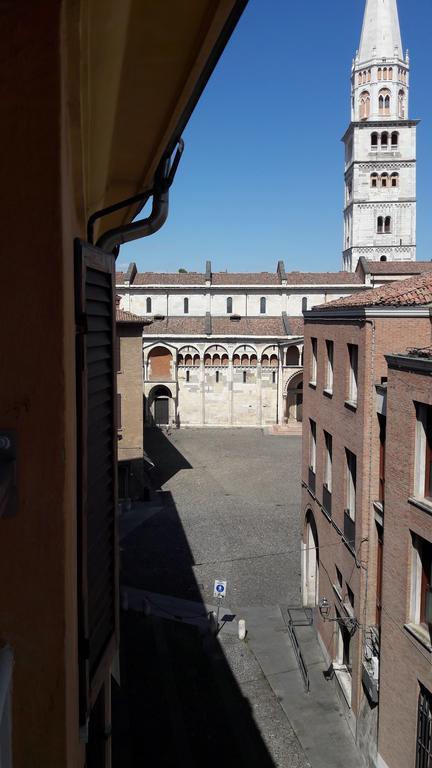 Attico Del Duomo Apartment โมดินา ภายนอก รูปภาพ